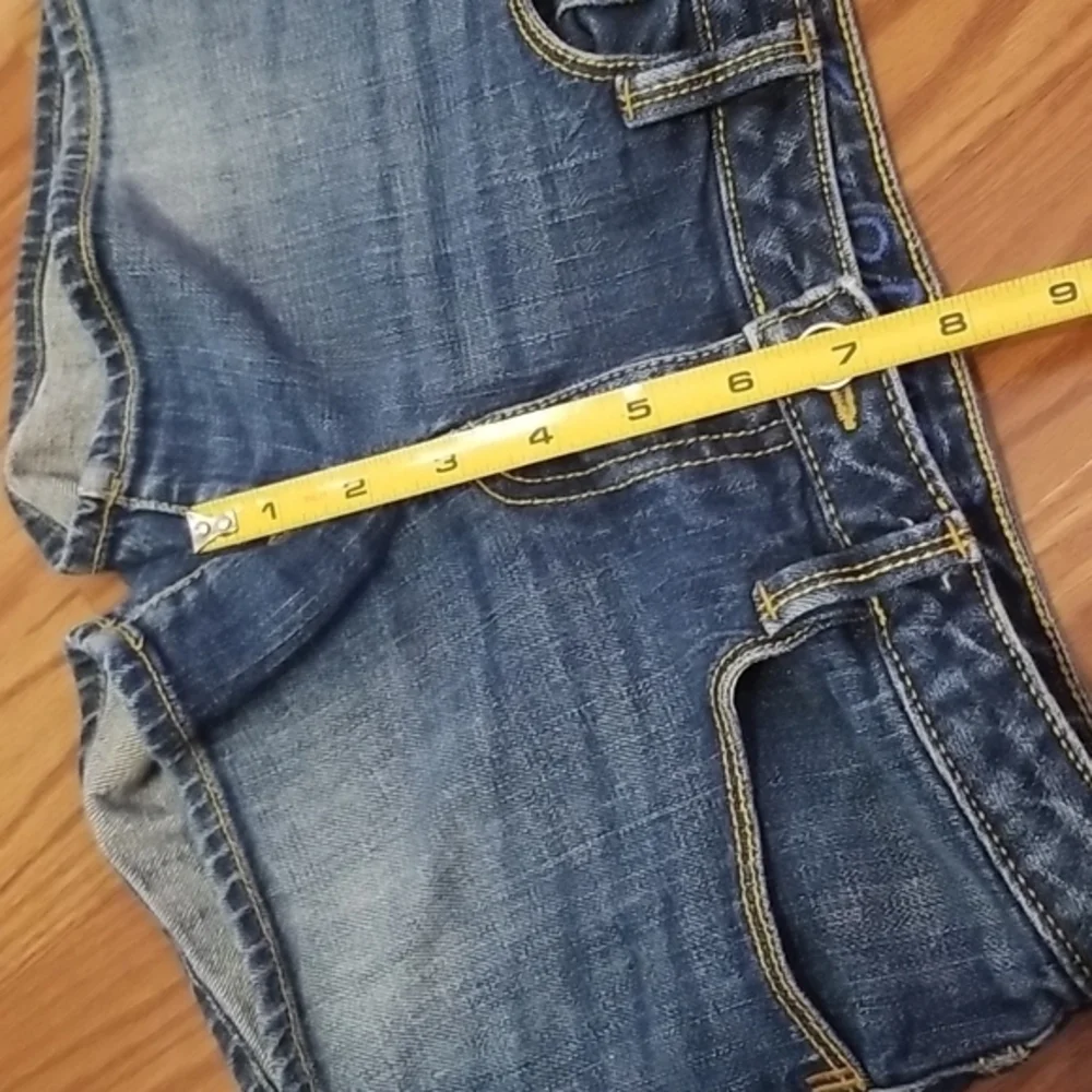 Girls gap shorts size 12 reg embroidery on back pockets‎